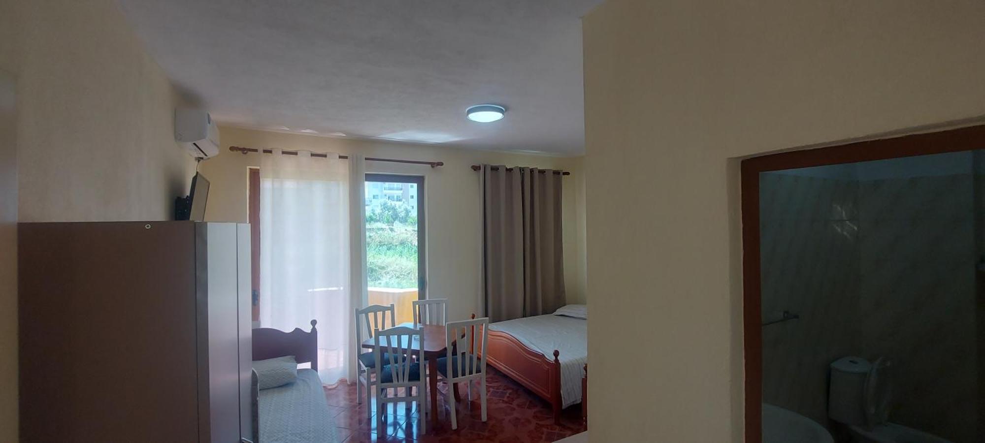 Rigandi Leilighet Durrës Rom bilde
